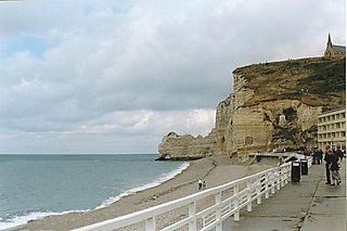 Autres-mers-et-plages-etretat-france-1371384829-1089624