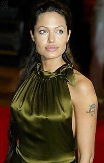 Angelina-jolie-20060430-126600