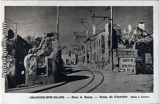 Cartes-postales-Dans-le-Bourg--Route-du-Cimetiere-ORADOUR-SUR-GLANE-87520-3041-20070828-e2h5w5b9d5c7l5z8t9a8_jpg-1-maxi