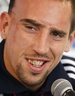 2008-05-23T141510Z_01_NOOTR_RTRIDSP_2_OFRSP-FOOTBALL-EURO-FRANCE-RIBERY-20080523