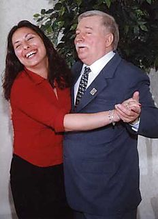 Lech%20walesa%20dancing