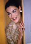 Carla_bruni_derriere_la_porte_artic