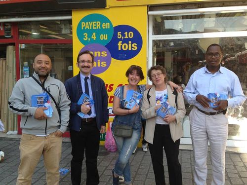 Jean-Pierre Renard avec les militants UMP de St Denis sur le marché de cette ville pour les européennes de 2014