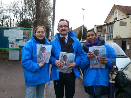 Jean Pierre Renard et l'équipe de campagne de Kouppe
